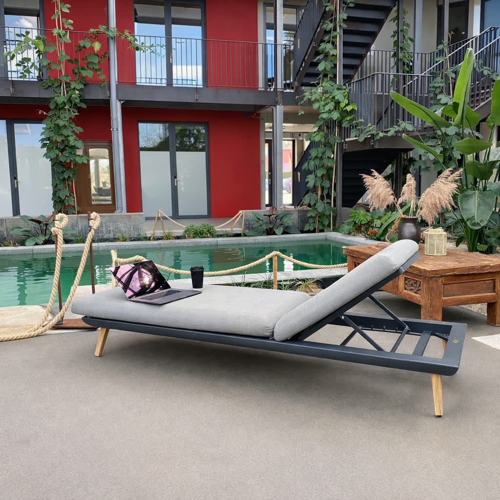 Naturpool und naturnaher Coworking Space im Innergarden bei Offenburg